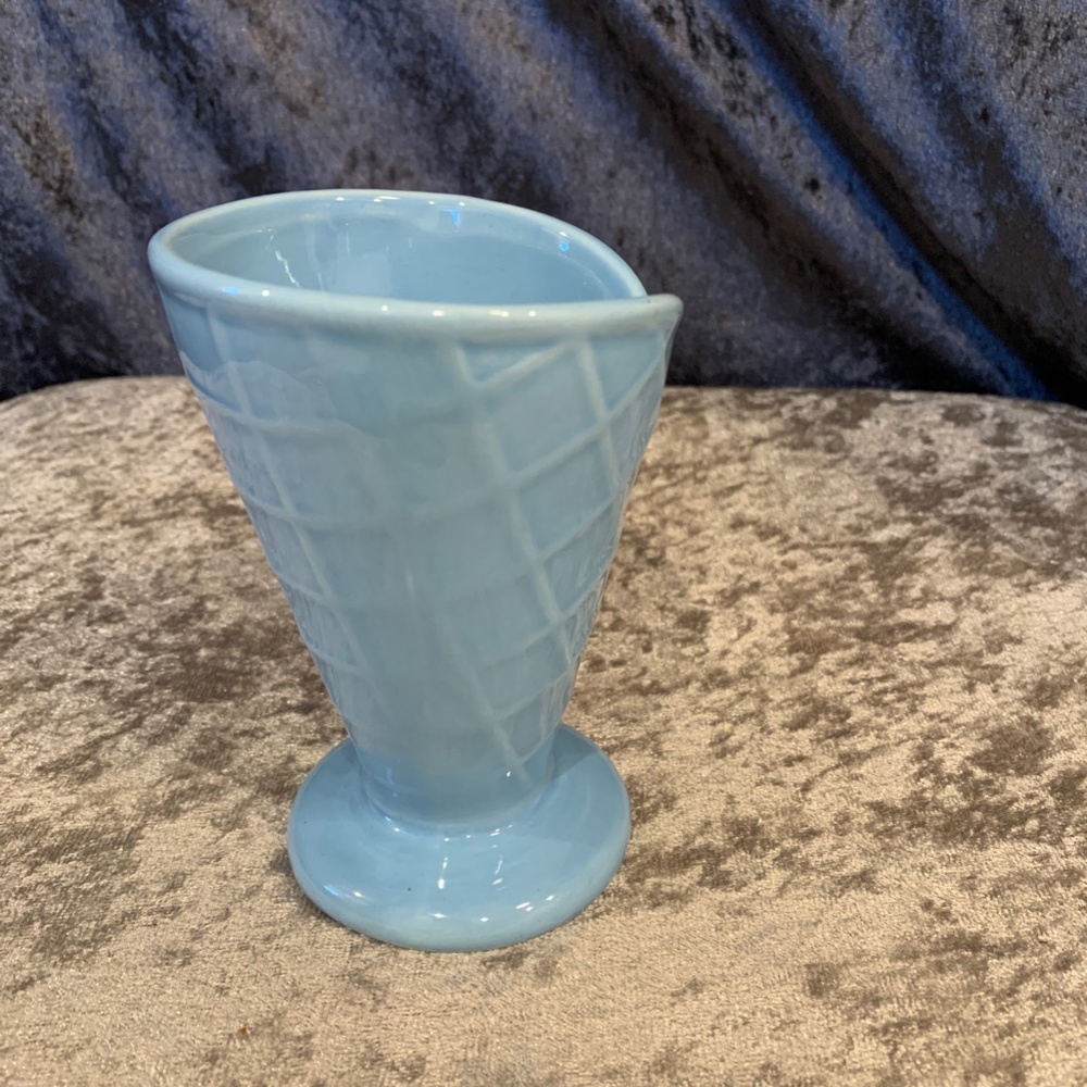 Blue Ice Cream Waffle Cone Vase, 4-1/2 Inch Tall - Picture 4 of 6